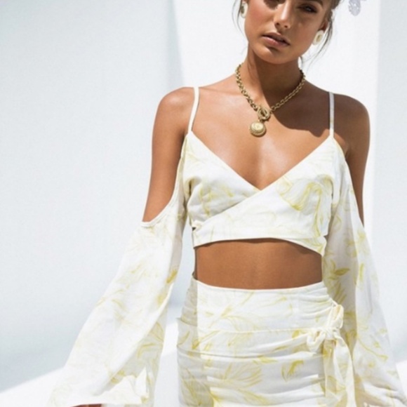 Sabo Skirt Tops - Sabo Skirt Off the Shoulder Crop Top